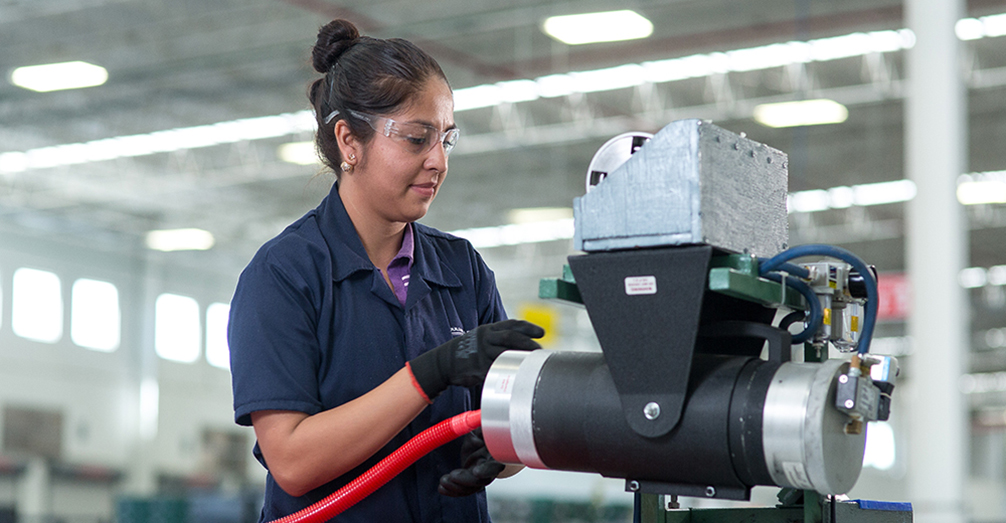 Julian Electric invests 10 million dollars for its expansion in Derramadero